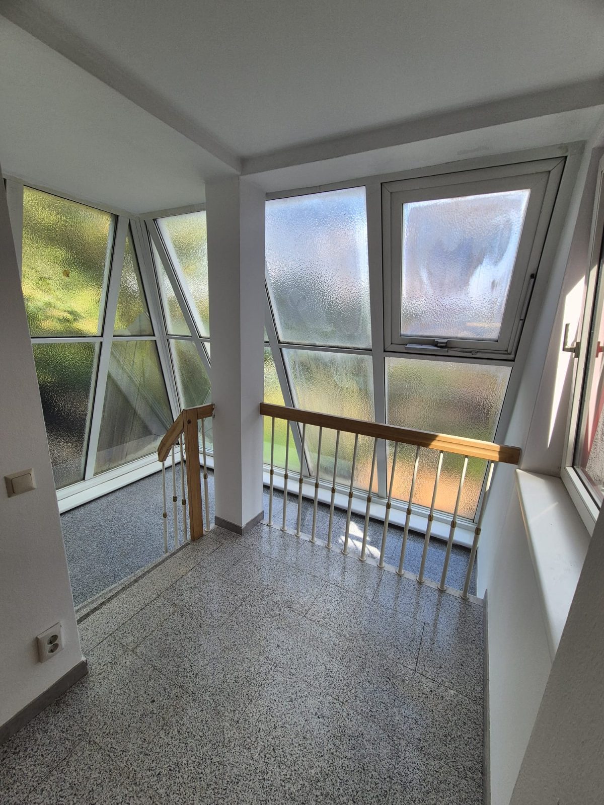 Helle 2,5- Zimmer Wohnung nähe U2